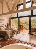 Chalé 2 - Casarão Boa Vista com Hidromassagem - Recanto Bellavita - Rancho Queimado - SC | Roupas de cama premium, individualmente decorados