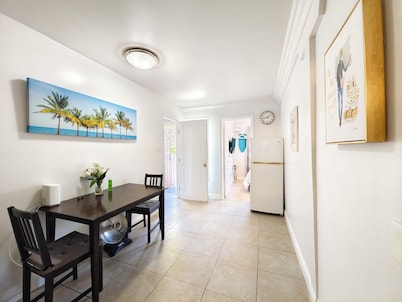622- 1 bedroom 1 bathroom suite with TV, Private Bath & Kitchenette
