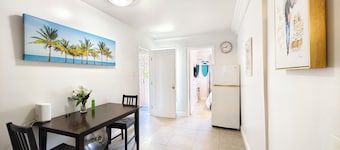 622- 1 bedroom 1 bathroom suite with TV, Private Bath & Kitchenette
