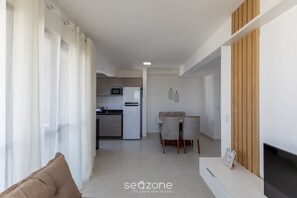 Living area - Modern and Fully Equipped Apartments 400m From Milionarios Beach, Ilheus DRP (Ilhéus)