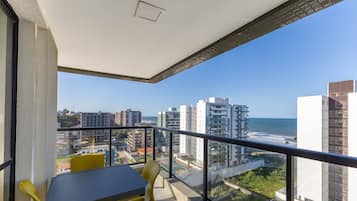 Basic Apartment | Outdoor dining