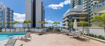 モダン アンド フリー エクイップド アパートメンツ 400m フロム ミリオナリオス ビーチ、イリェウス DRP