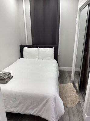 1 chambre, fer et planche à repasser, Wi-Fi, draps fournis