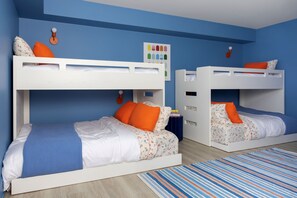 5 bedrooms, desk, iron/ironing board, free WiFi