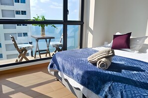 2 bedrooms, iron/ironing board, bed sheets