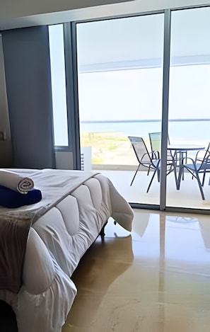1 chambre, fer et planche à repasser, draps fournis