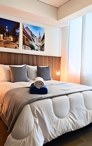 1 sovrum, strykjärn/strykbräda och sängkläder