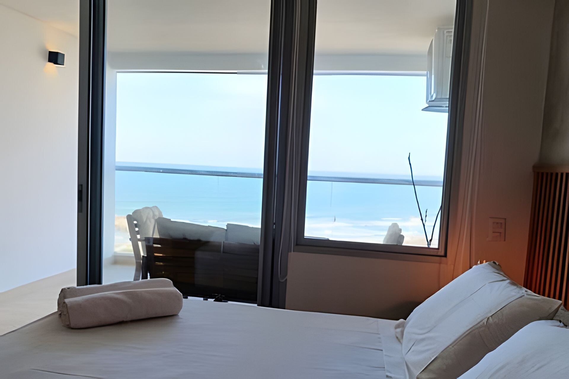 1 chambre, fer et planche à repasser, draps fournis