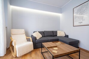 Living area - Minimal Frame by ΜΡS (Athina)