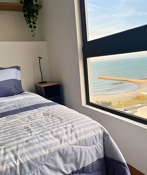 2 makuuhuonetta, silitysrauta/-lauta, vuodevaatteet