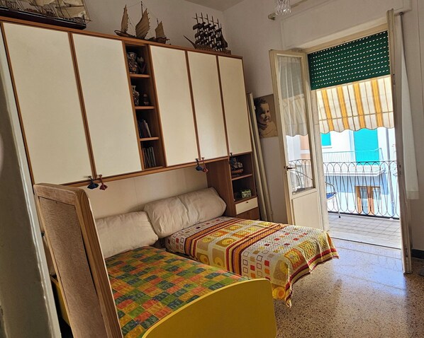 2 chambres, fer et planche à repasser, draps fournis