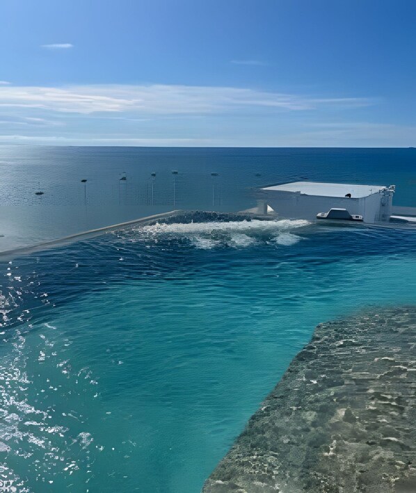 Pool - Brand New Apt Pool & City Views (Cartagena de Indias)