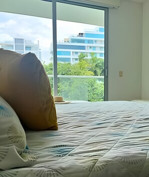 1 chambre, fer et planche à repasser, draps fournis