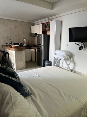 1 bedroom, bed sheets
