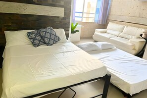 1 bedroom, bed sheets