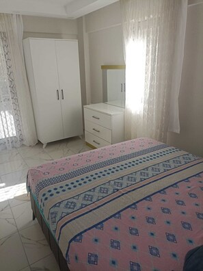 3 dormitorios, tabla de planchar con plancha, Internet y ropa de cama