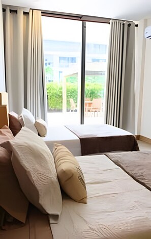 2 slaapkamers, een strijkplank/strijkijzer, beddengoed