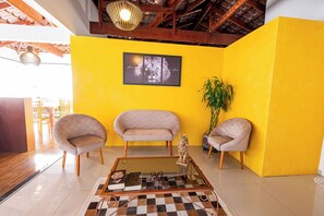 Quầy tiếp tân
