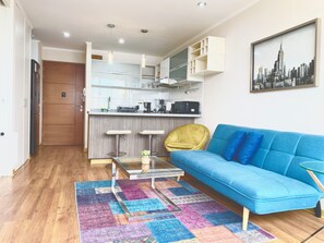 Căn hộ, 1 phòng ngủ, không hút thuốc, quang cảnh thành phố | Khu phòng khách