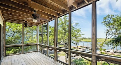 You can't get any closer to Bald Head's stunning marsh than Timbercreek 11B!