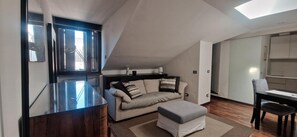 TV - Attic apartment on Corso Vittorio Emanuele II, just a few steps from downtown Turin (TORINO)