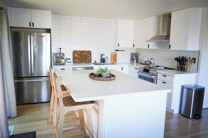 Micro-ondes, four, plaque de cuisson, lave-vaisselle