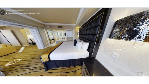 Enchanting 2-bedroom spacious villa -walkin bath, Kingbed memorable in Las Vegas