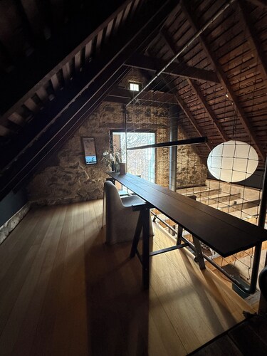 Multi Award- Winning, Architecturally Re-Designed 1829 Barn