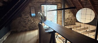 Multi Award- Winning, Architecturally Re-Designed 1829 Barn