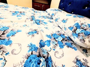 Standard-Doppelzimmer | Individuell eingerichtet, laptopgeeigneter Arbeitsplatz