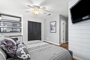 3 Schlafzimmer, Schreibtisch, Bügeleisen/Bügelbrett, kostenloses WLAN
