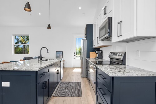 Harbor Place Boathouse, BRAND NEW, Open, on stilts, ocean front