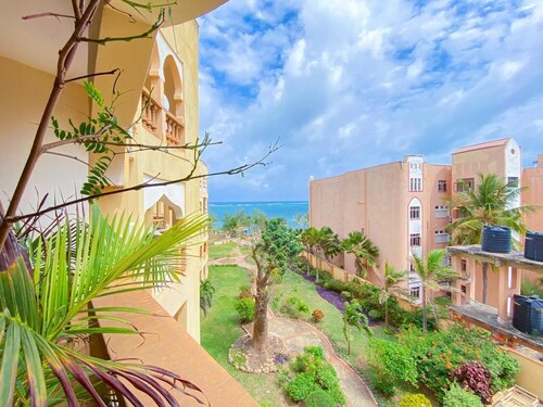 Charming apartment with AC in sunny Mombasa