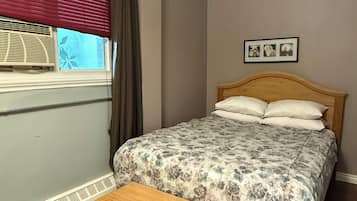 1 dormitorio, tabla de planchar con plancha, wifi gratis y ropa de cama