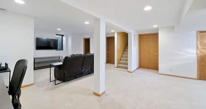 3-bedroom house in charming Stillwater with AC