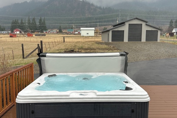 Banyera d'hidromassatge a l'aire lliure