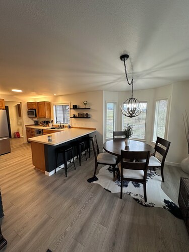 Peaceful 3BR Getaway on Land l Views, Privacy, & Nature