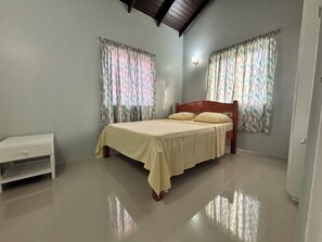 3 bedrooms, iron/ironing board, free WiFi, bed sheets - Charming 3-bedroom getaway near Rodney bay (Beausejour)