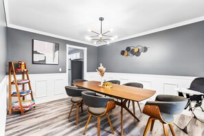 Maison Familiale, vue montagne | Salle à manger