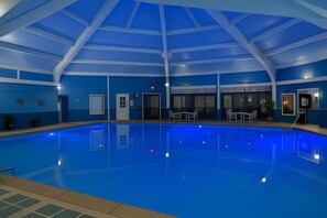 Una piscina cubierta