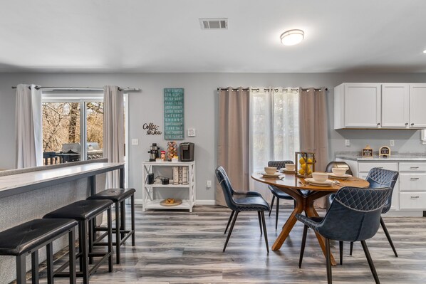 Family House, Mountain View | Dining room