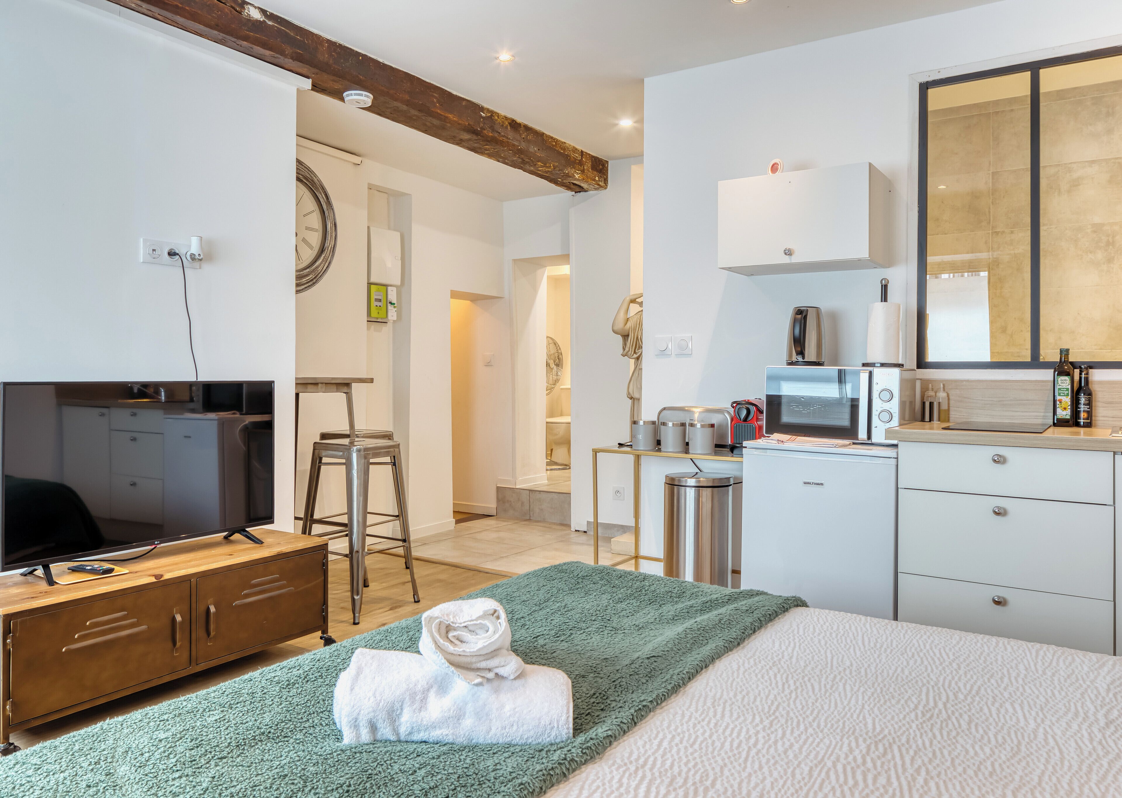 WiFi、ベッドシーツ