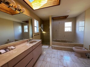 Shower, hair dryer, bidet, towels - Clean & Comfortable 8BR 6BA Home  Quiet Safe Area  Near Airport & Downtown (Vancouver)