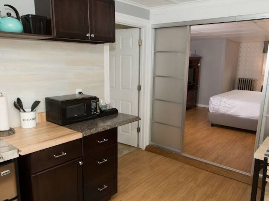 Studio – signature | Eget kjøkken | Kjøleskap og mikrobølgeovn