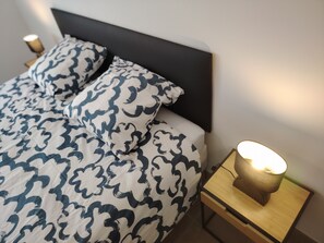 2 chambres, fer et planche à repasser, Wi-Fi, draps fournis