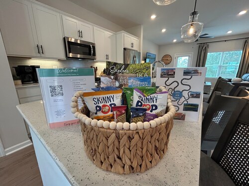 Cozy 2-bedroom condo in adorable Opelika - close to Auburn University