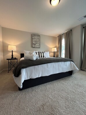 2 chambres, fer et planche à repasser, Wi-Fi gratuit, draps fournis