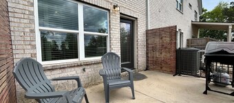 Cozy 2-bedroom condo in adorable Opelika - close to Auburn University