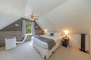 1 bedroom, desk, iron/ironing board, WiFi (free)