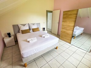 3 bedrooms, iron/ironing board, free WiFi, bed sheets